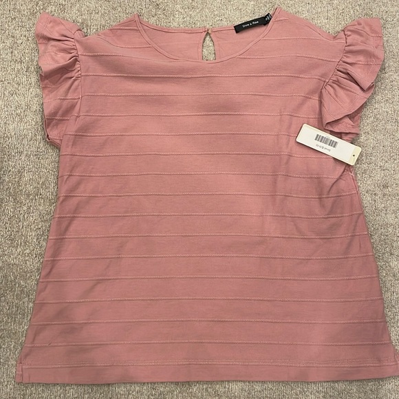 Women’s size small Doe and Rae t-shirt. - Picture 1 of 5